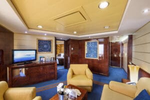 MSC-Cruises-MSC-Fantasia-schip-cruiseschip-categorie-YC3-Yacht-Club-Royal-Suite