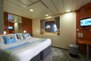 Norwegian-cruise-line-Norwegian-Dawn-schip-cruiseschip-categorie-OK-OX-OF-buitenhut-patrijspoort-beperkt-zicht