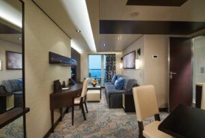 Norwegian-cruise-line-Norwegian-Escape-schip-cruiseschip-categorie HG-foward facing penthouse