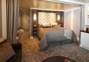 regent-seven-seas-seven-seas-explorer-schip-cruiseschip-categorie F1-F2-superior suite