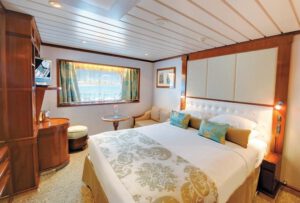 Paul-Gauguin-Cruises-ms-paul gauguin-schip-cruiseschip-categorie E- buitenhut