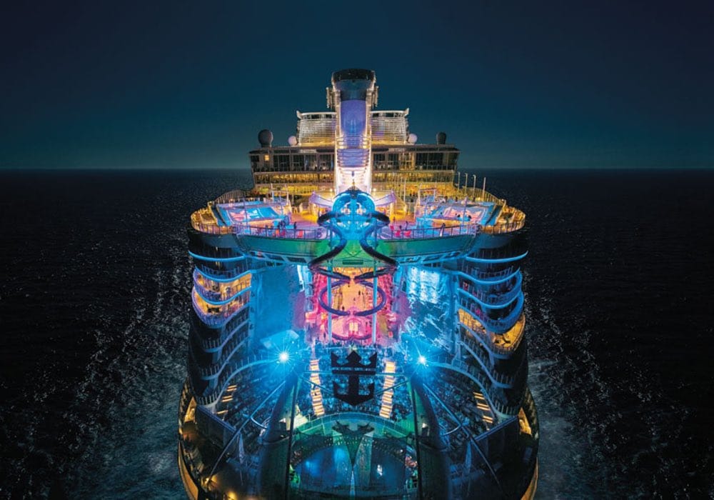 Avondlichtjes op een cruiseschip-De_grootste_cruisemaatschappijen_-_wat_zijn_de_verschillen_-33
