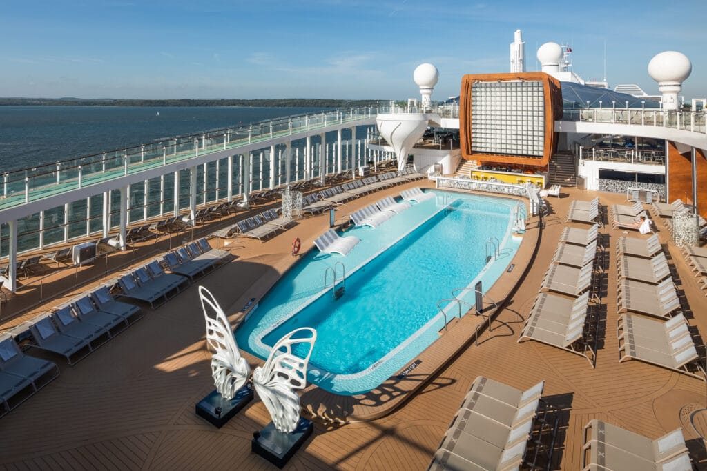 Cruiseschip-Celebrity Edge-Celebrity Cruises-Zwembad