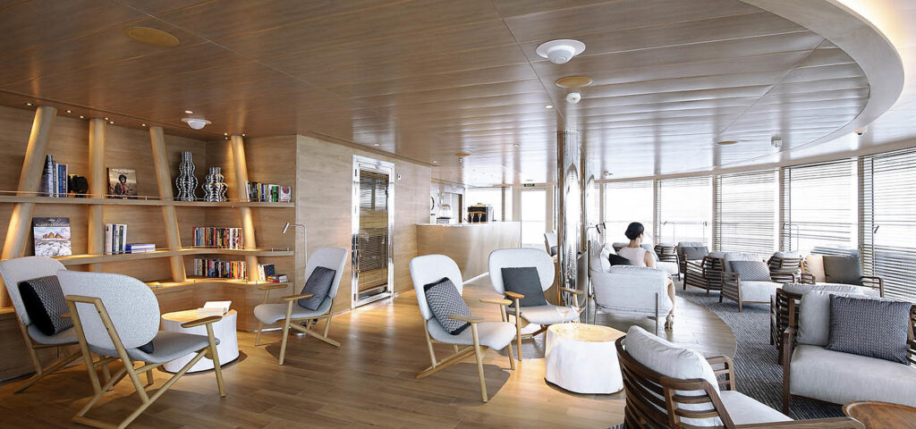 Cruiseschip-Le Dumont D'Urville-Ponant Yacht Cruises-Lounge