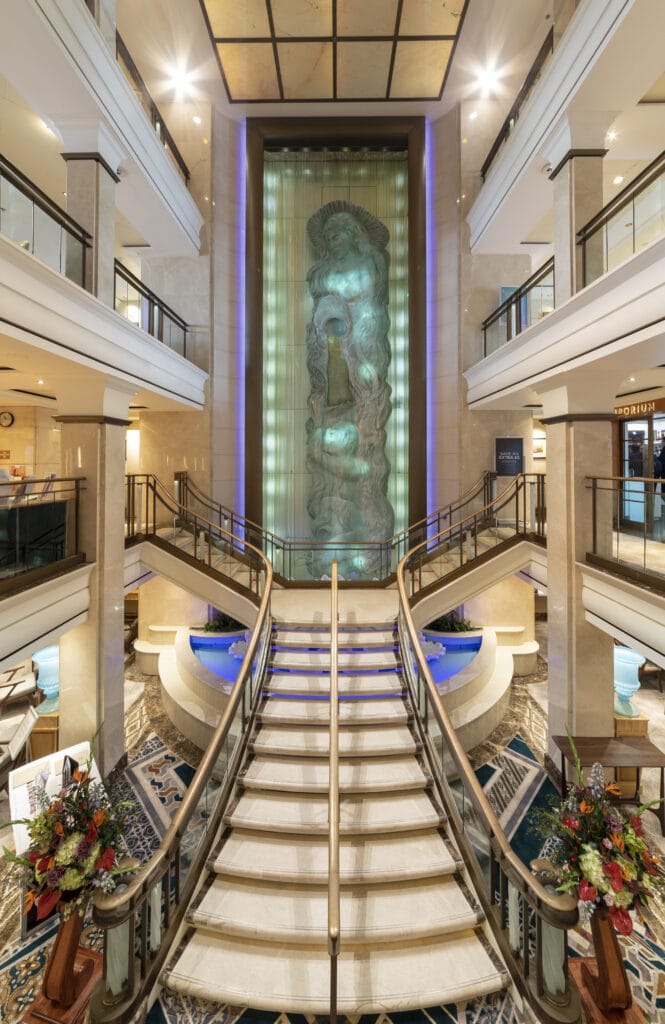 Cruiseschip-Aurora-P&O Cruises-Atrium