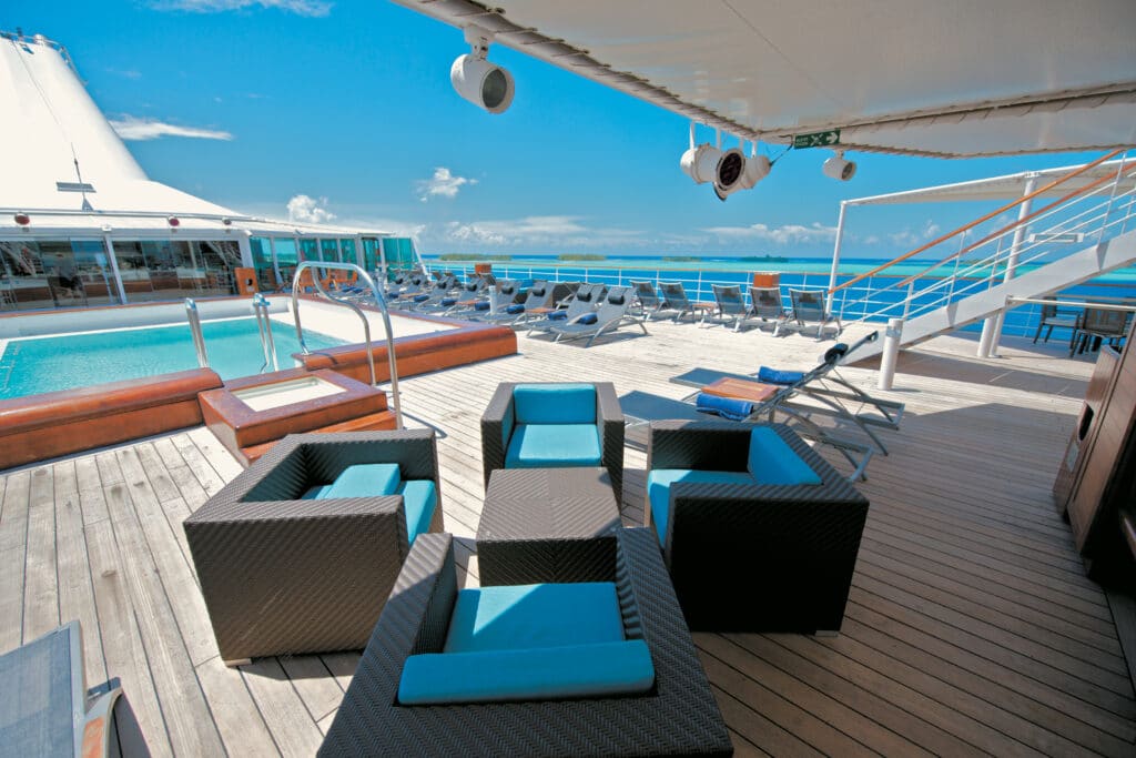 Paul Gauguin Zwembad Bar Cruise Cruiseschip