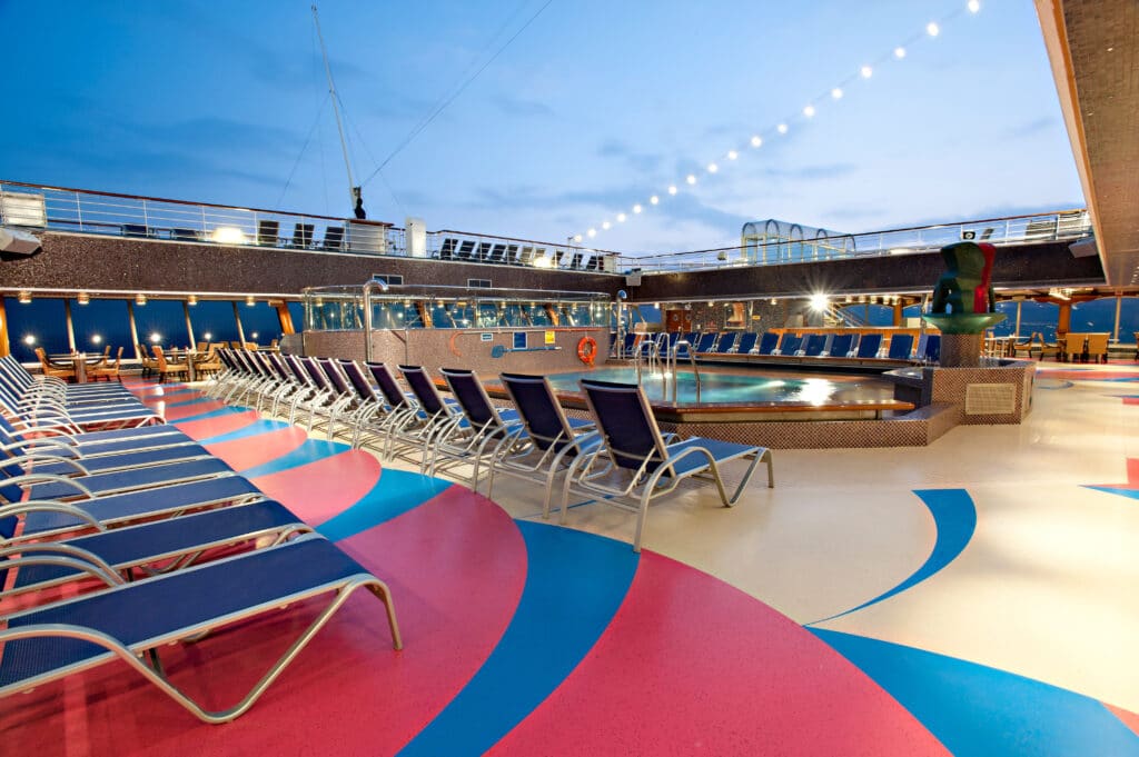 Cruiseschip-Carnival Glory-Carnival-Pool