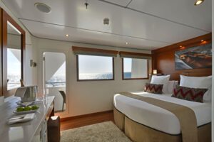 Celebrity-Cruises-Celebrity-Xploration-schip-Cruiseschip-Categorie-XJ-Junior-Suite