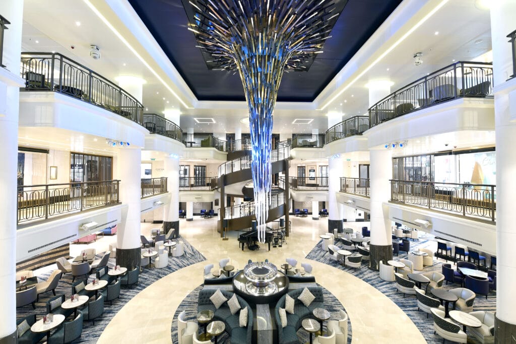 Cruiseschip-Britannia-P&O Cruises-Atrium