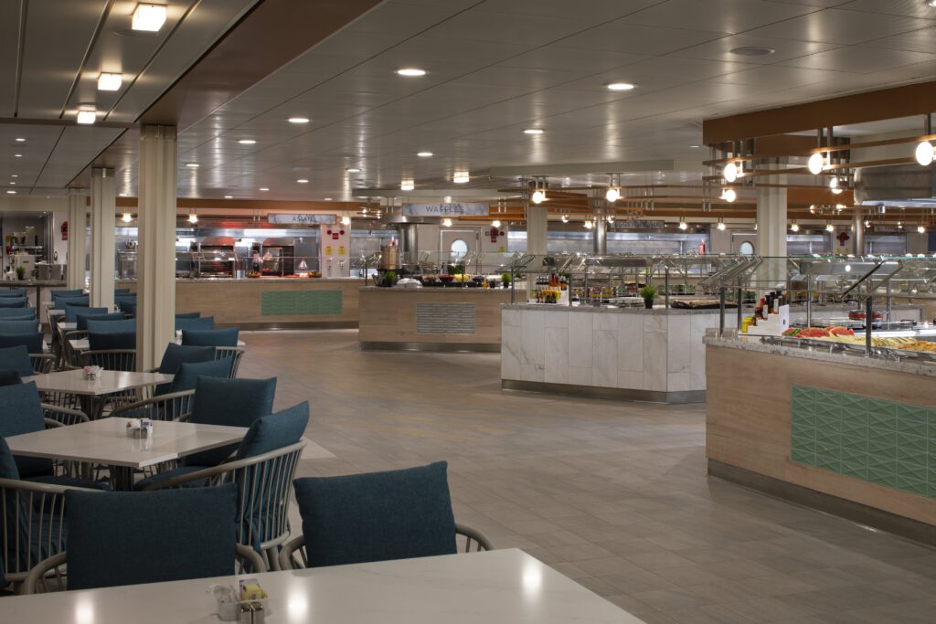 Cruiseschip-Celebrity Apex-Celebrity Cruises-Buffet Restaurant Oceanview Cafe