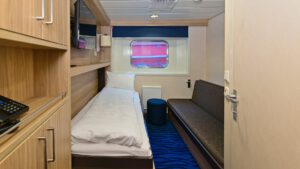 Cruiseschip-Hurtigruten-MS Richard With-schip-Polar Outside-Categorie J2
