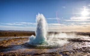 Ijsland-Strokkur-Geyser-Vulkaan-Hitte-Bronnen