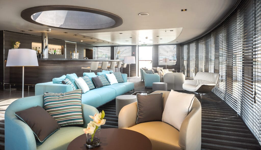 Cruiseschip-Le Soleal-Ponant Yacht Cruises-Bar Lounge