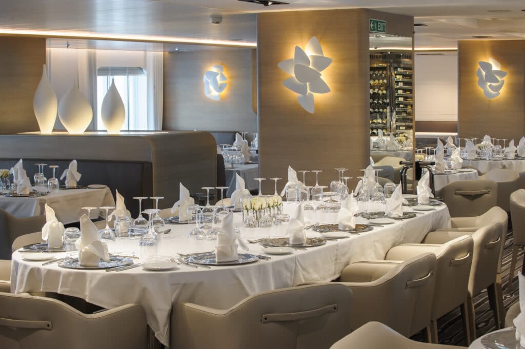 Cruiseschip-Le Soleal-Ponant Yacht Cruises-Restaurant