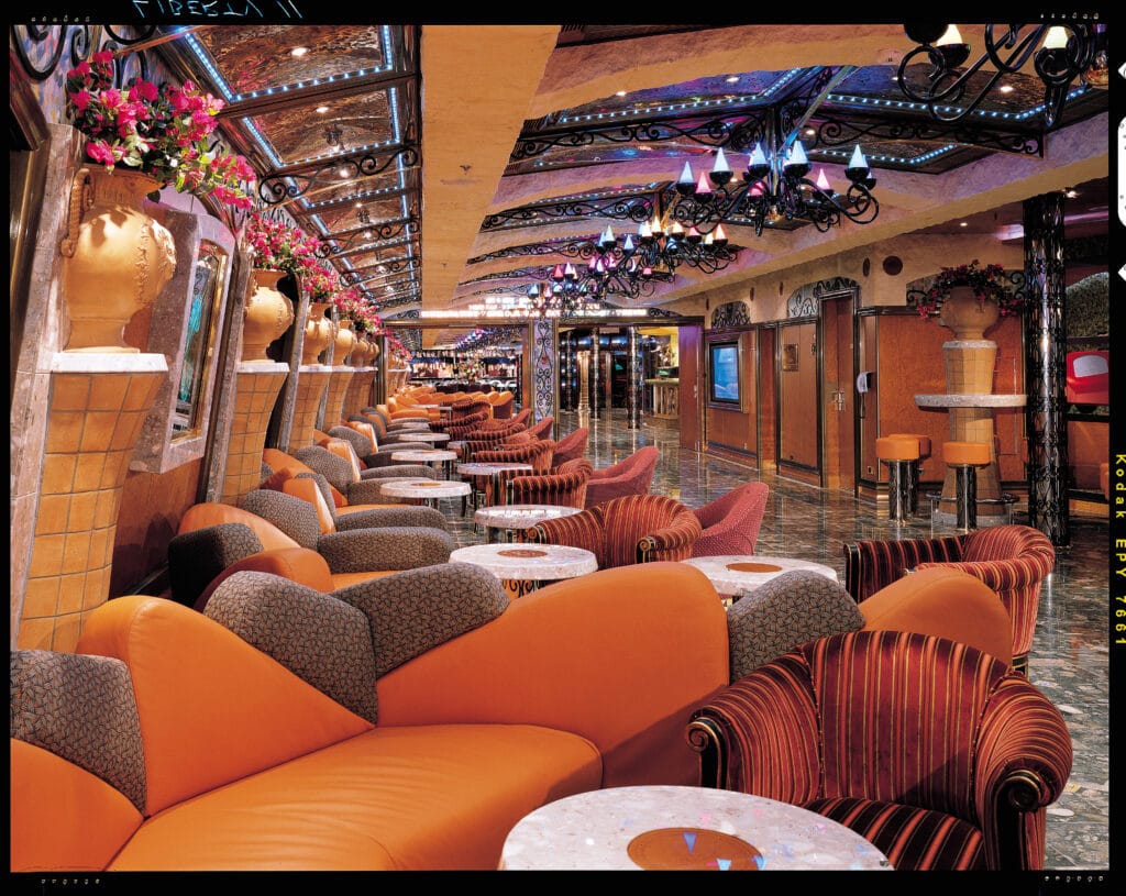 Cruiseschip-Carnival Liberty-Carnival-Bar