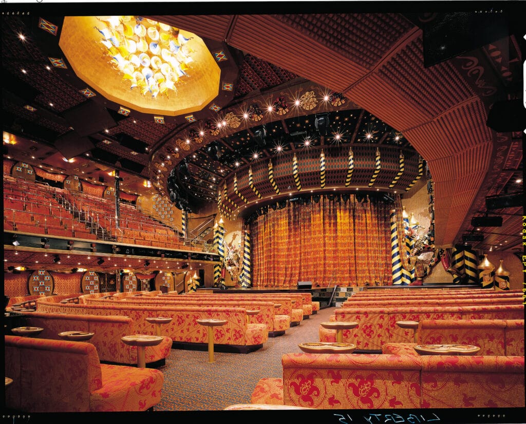 Cruiseschip-Carnival Liberty-Carnival-Theater