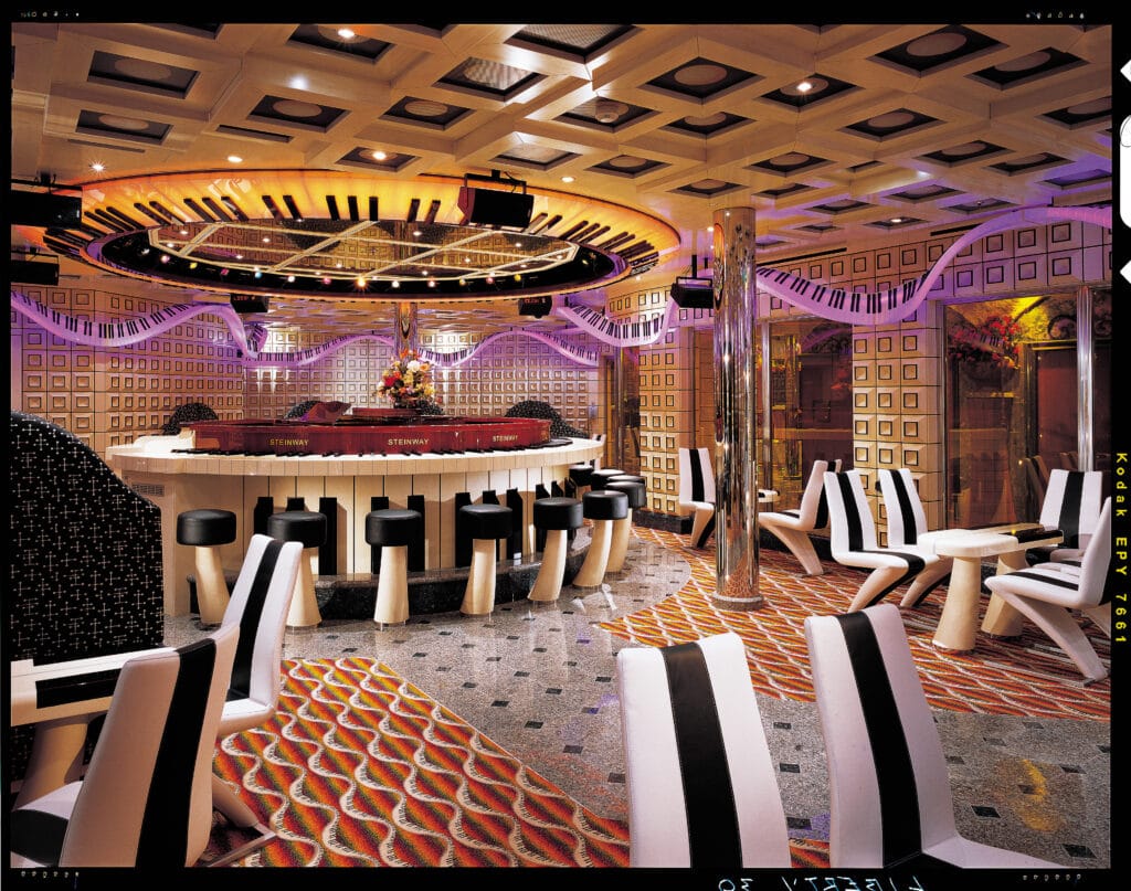 Cruiseschip-Carnival Liberty-Carnival-Bar