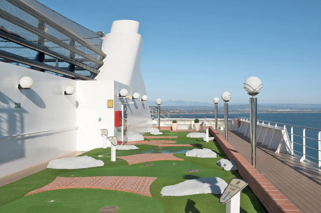 Cruiseschip-MSC Musica-MSC Cruises-Minigolf