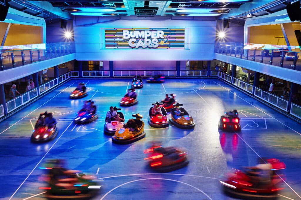 Cruiseschip-Odyssey of the Seas-Ovation of the Seas-Quantum of the Seas-Spectrum of the Seas-Royal Caribbean International-Bumper Cars