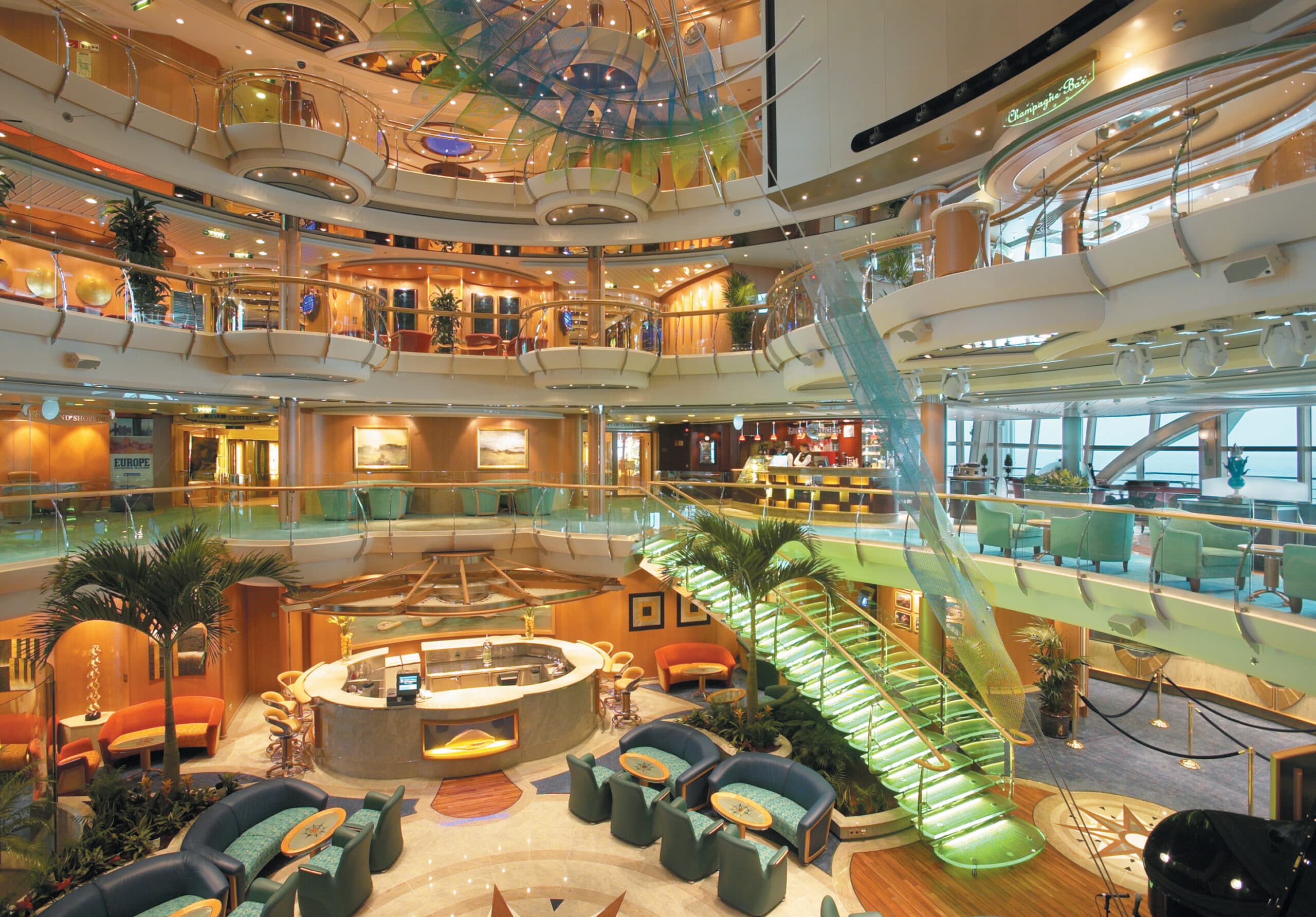 Cruiseschip-Radiance of the Seas-Royal Caribbean International-Atrium