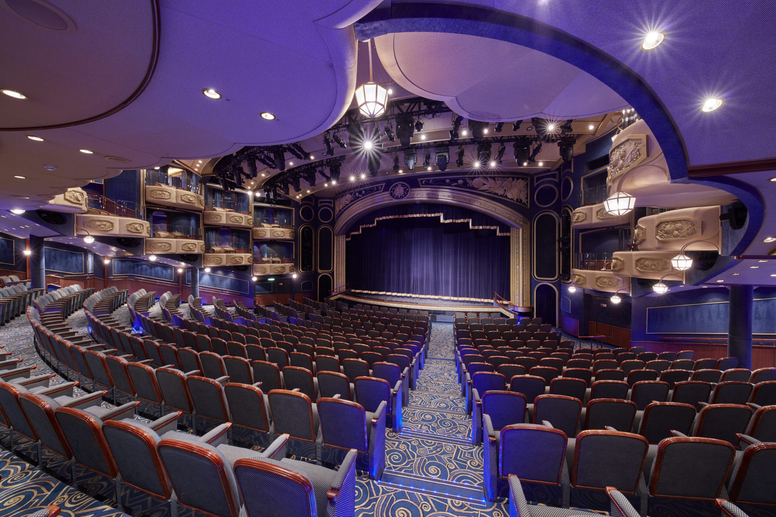 Cruiseschip-Queen Elizabeth-Cunard-Theater