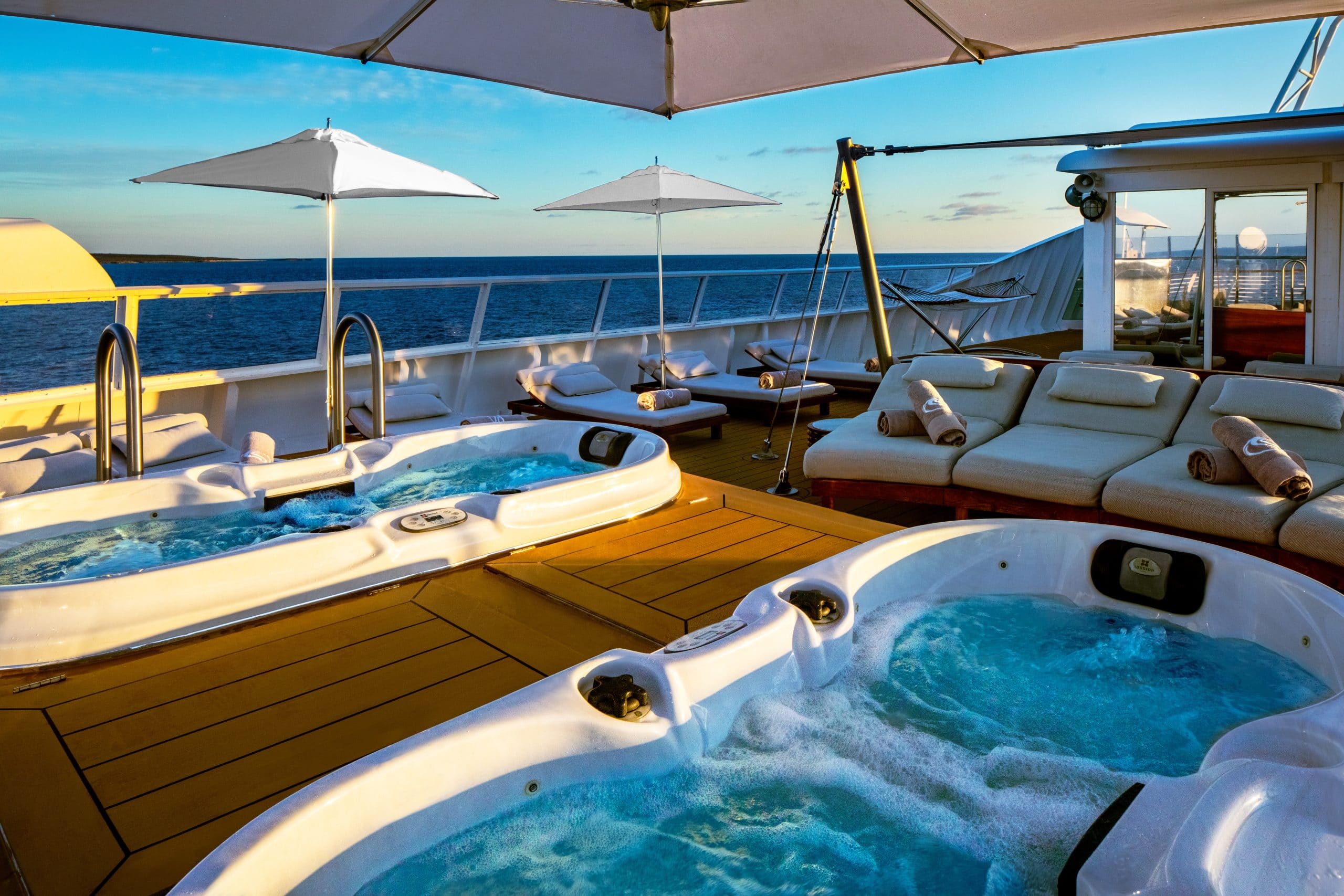 Seadream-Yacht-Cruises-Jacuzzi