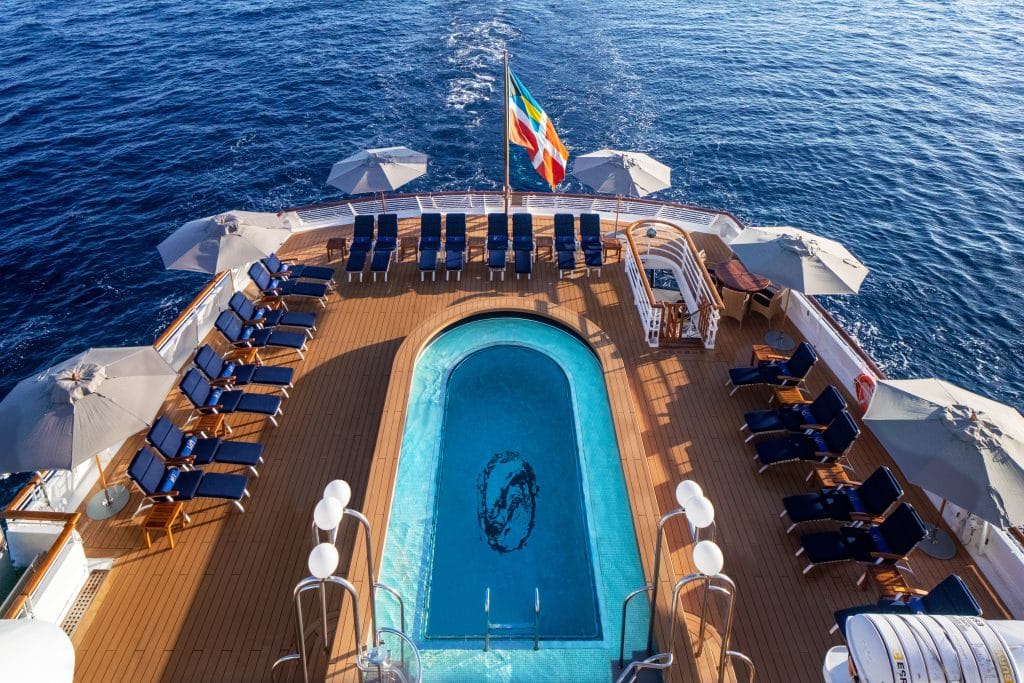 Seadream-Yacht-Cruises-Pooldek-Zwembad