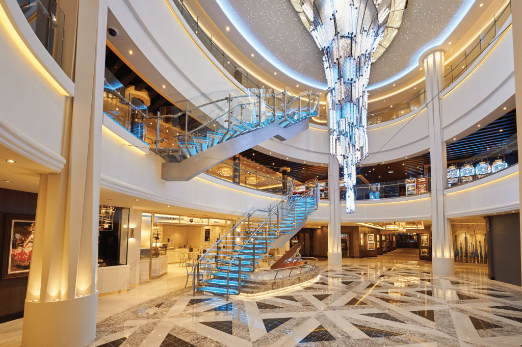 Cruiseschip-Norwegian Bliss-Norwegian Cruise Line-Atrium