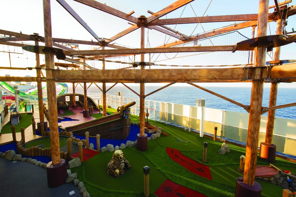 Cruiseschip-Norwegian Getaway-Norwegian Cruise Line-MiniGolf