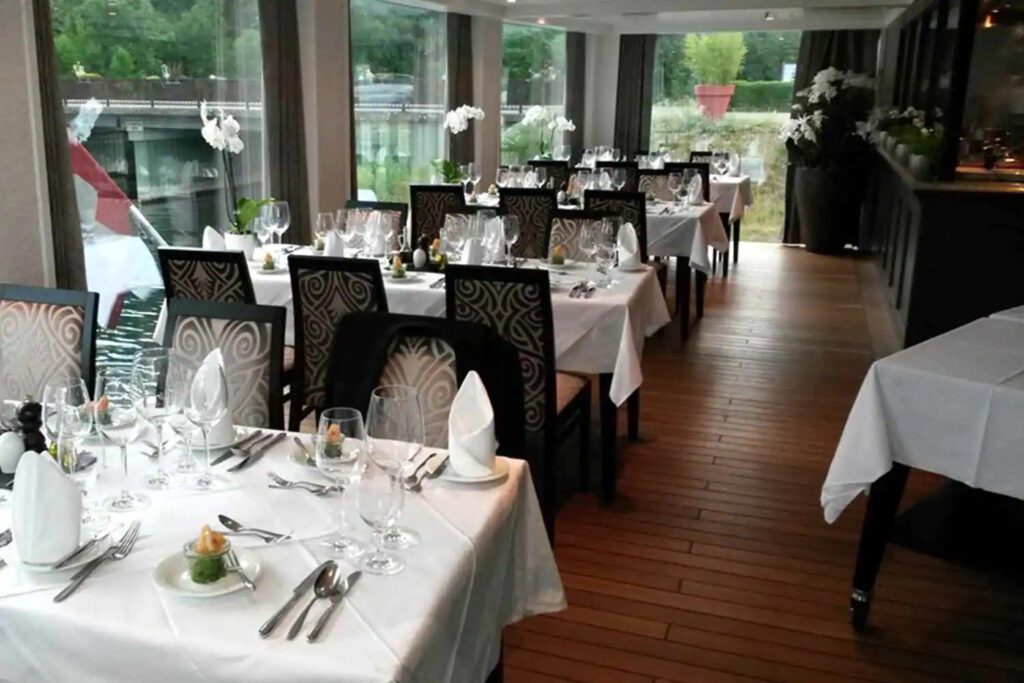 AmaWaterways-Rivier-Schip-Amalyra-restaurant