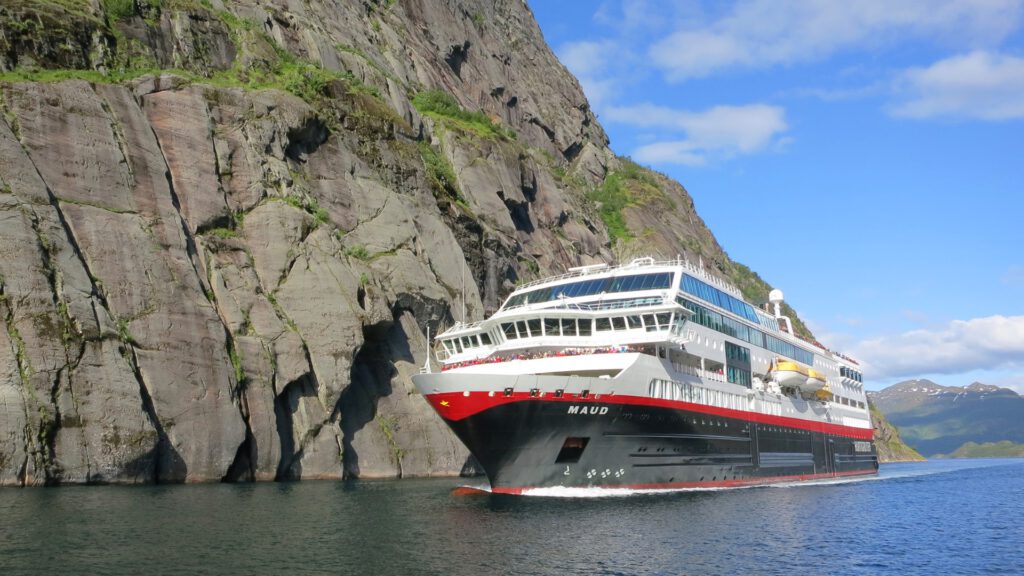 Cruiseschip-Hurtigruten-MS Maud-schip-Schip