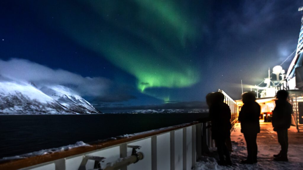 Cruiseschip-Hurtigruten-MS Nordnorge-schip-Sfeer