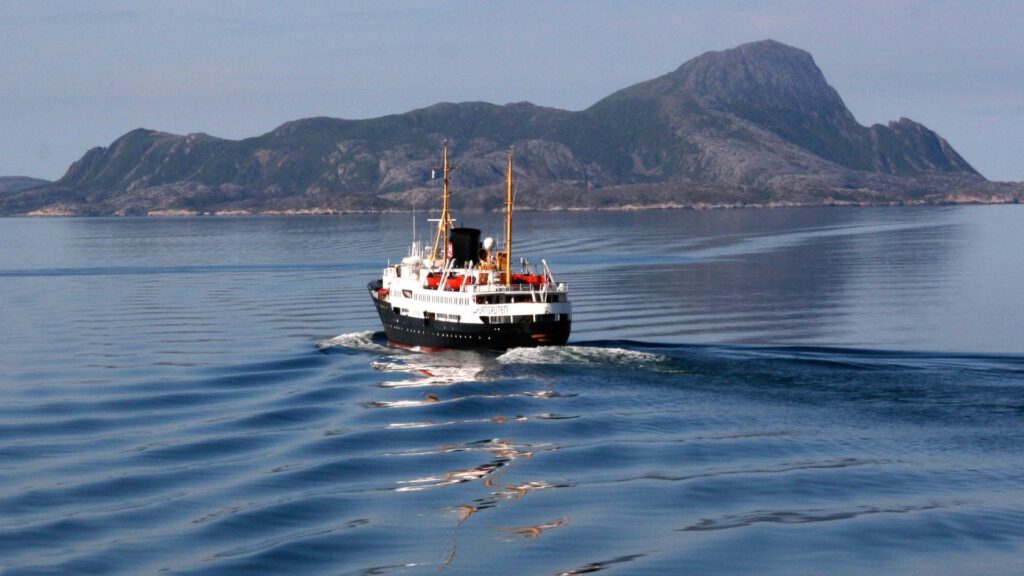 Cruiseschip-Hurtigruten-MS Nordstjernen-schip-Schip2