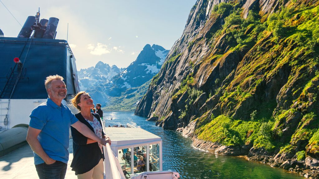Cruiseschip-Hurtigruten-MS Richard With-schip-Sfeer