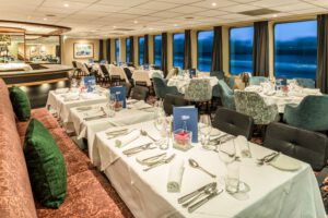 Nicko-MS-Seinecomtesse-riviercruise-restaurant-3