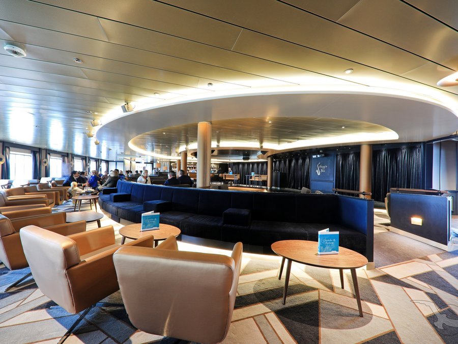 Phoenix-Reisen-Amera-Cruise-Cruiseschip-lounge