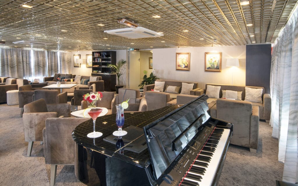 Cruiseschip-CroisiEurope-MS-Belle-de-LAdriatique-Cruise-Bar