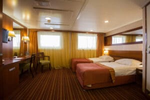 Rivierschip-CroisiEurope-MS Rostropovich-Cruise-Hutcategorie-Bovendek-Junior Suite zonder balkon-Cat. 4