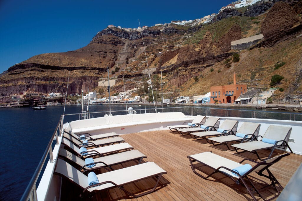 Cruiseschip-Variety-Cruises-MS-Harmony-G-Cruises-Zonnedek