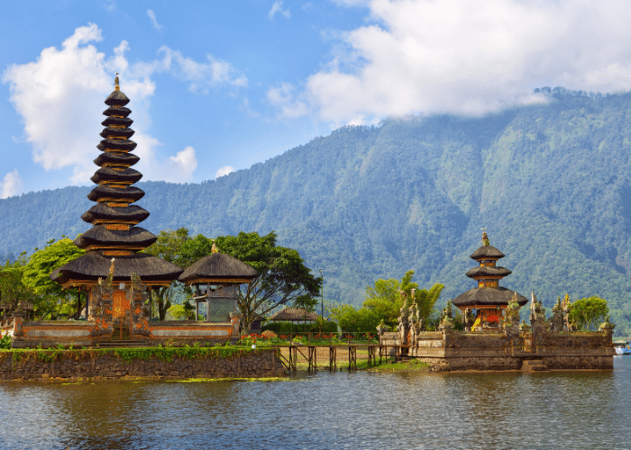 Indonesie-Bali-Benoa-cruise-haven-Ulun Danau temple