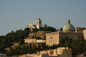 Italie-Ancona-cruise-haven-stad-uitzicht