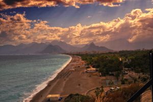 Turkije-Antalya-Cruise-haven-stad-uitzicht-strand