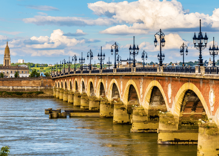 Frankrijk-Bordeaux-cruise-haven-pont-de-pierre