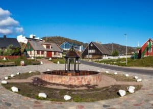 Groenland-qaqortoq-fontein-plein