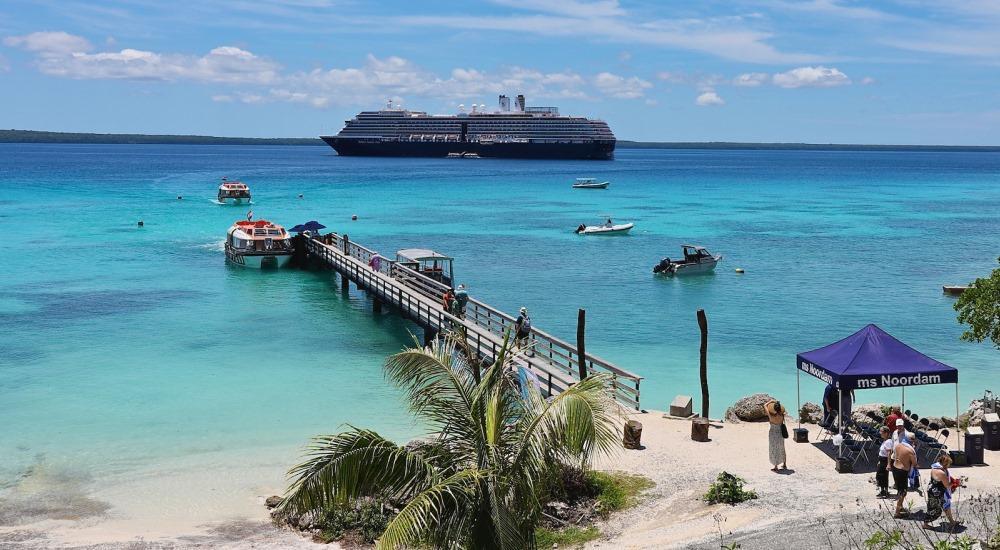 nieuw-caledonie-lifou-cruise-haven