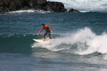 spanje-gran-canaria-las-palmas-strand-zee-surfen