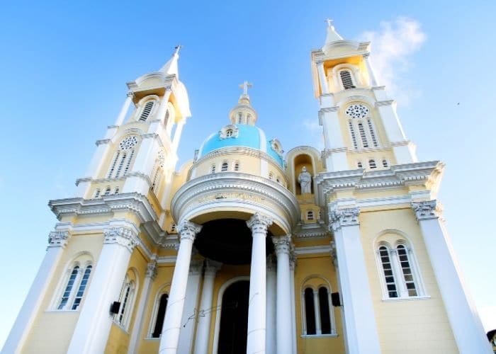 Brazilie-ilheus-kerk-architectuur.jpg