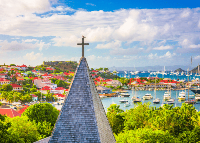 Saint-Barthélemy-Gustavia-kust-huizen-haven