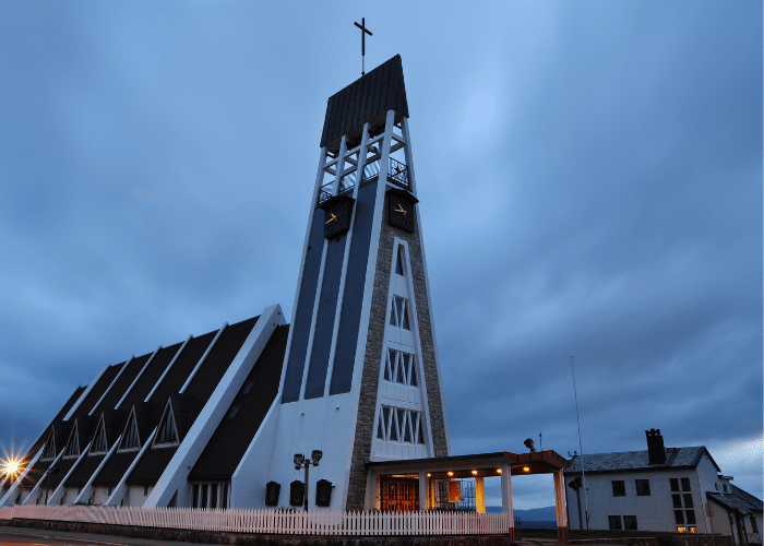 noorwegen-Hammerfest-kerk-gebouw