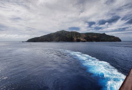 Pitcairneilanden-vanaf zee